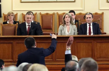 Пишат трети път отчета на правителството