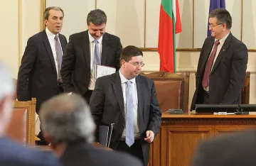 ГЕРБ внася нов вот на недоверие 