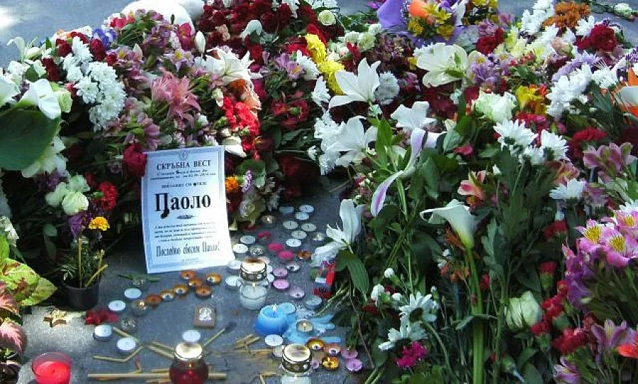 Камъни и рози заради Паоло в Стара Загора (ОБЗОР)