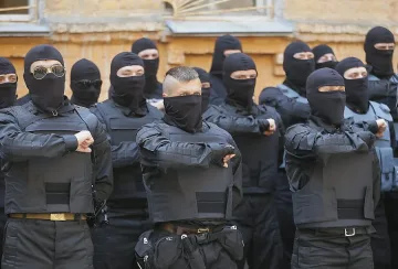 Свалиха хеликоптер и самолет над Славянск