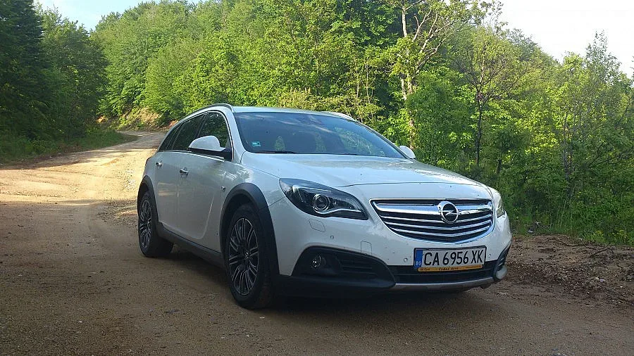 Insignia Country Tourer ще ви заведе навсякъде