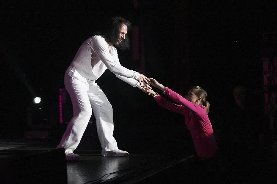 Yanni остави без дъх София