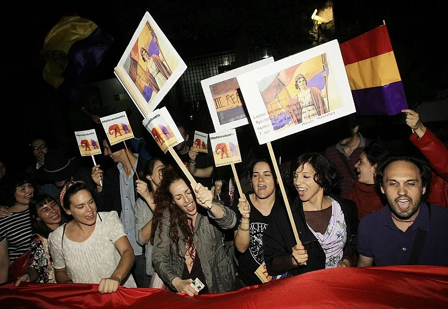 Испания протестира след абдикацията на краля