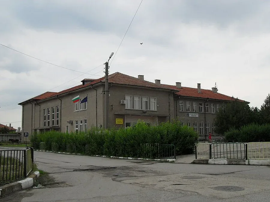 Крушаре дава кръв за живата факла Демир