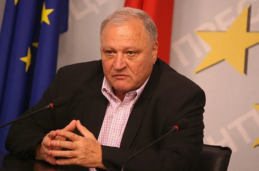 Правителството не прави лява политика