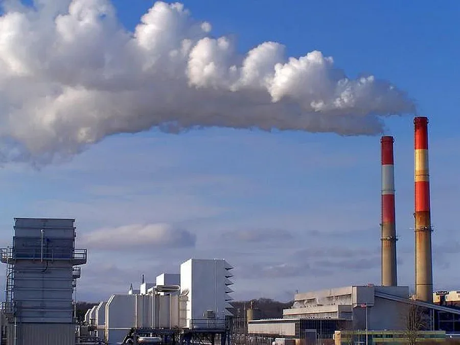 САЩ съкращават вредните емисии в енергийния сектор с 30%