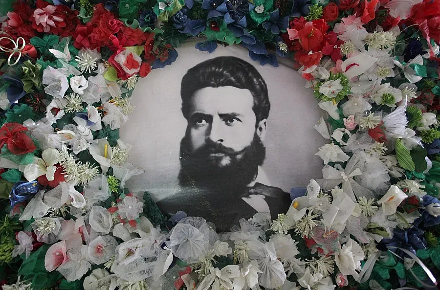 Всенародна почит в деня на Ботев