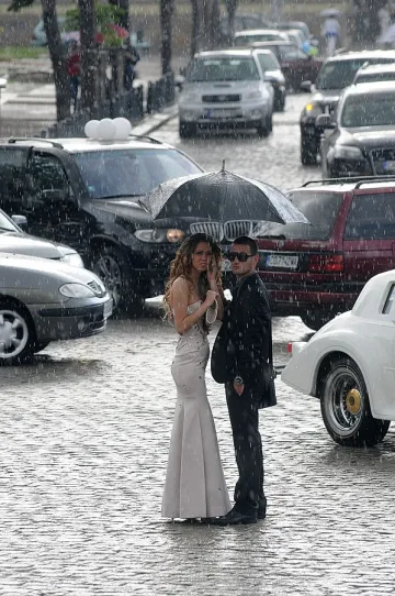 Валежи и гръмотевици през новата седмица