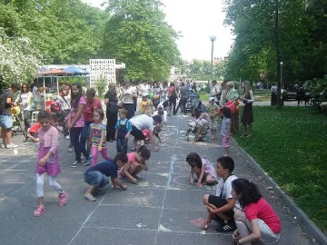 Парковете на Кърджали се изпълниха със стотици деца на 1 юни