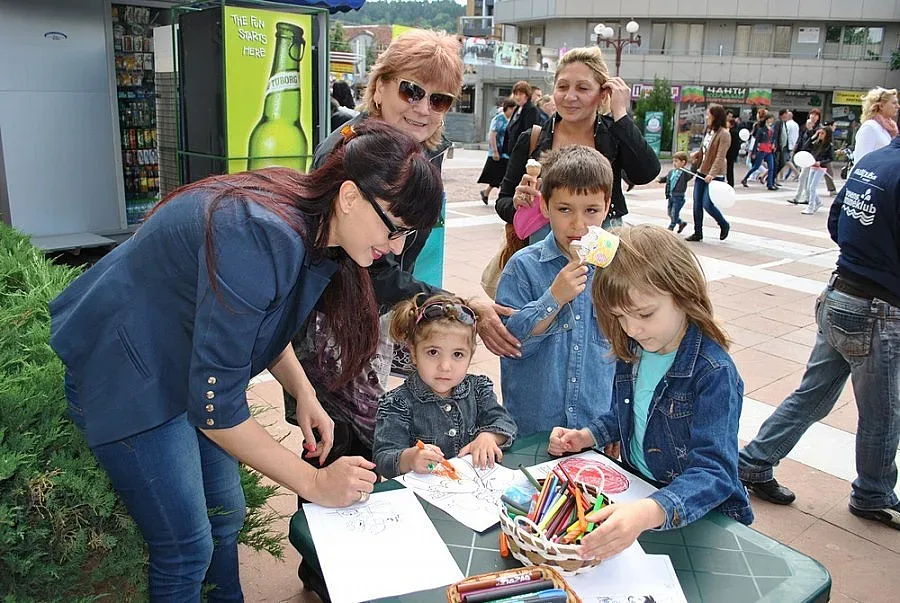 Деца рисуваха в инициатива на Жени ГЕРБ