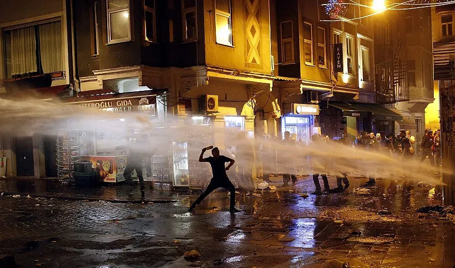 Над 100 арестувани след протестите в Турция