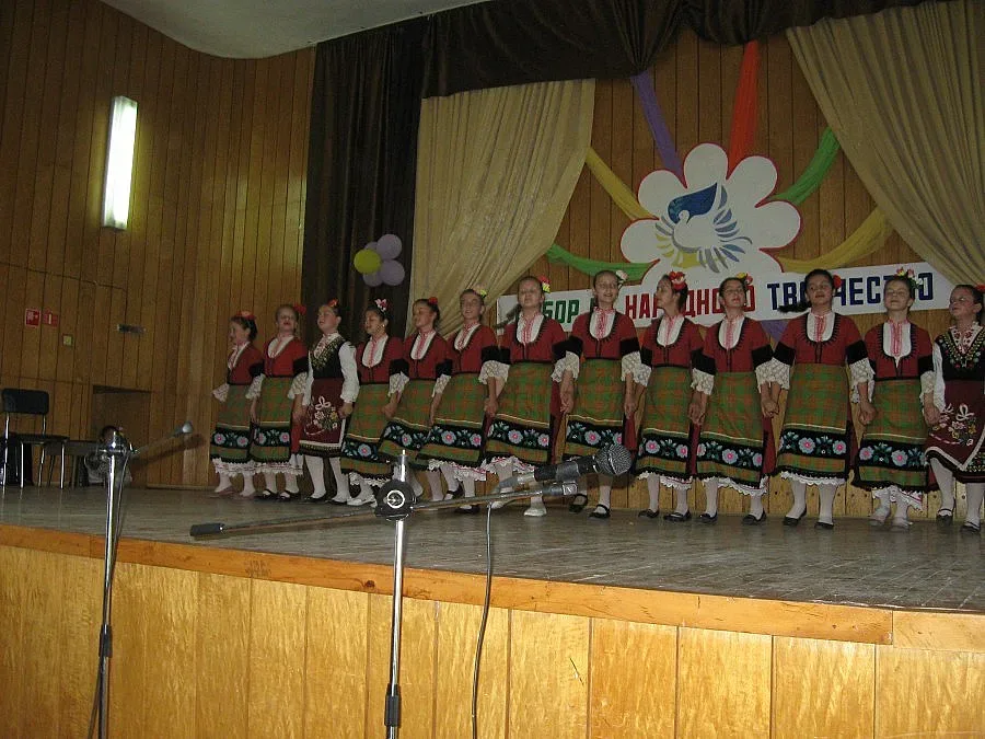 450 самодейци се надпяваха и надсвирваха на събор в Крумовград