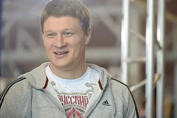 Поветкин нокаутира Чар на "Лужники"