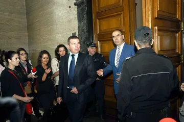 Глътка въздух за Цветанов след шамара със затвора