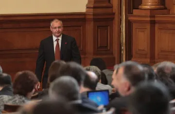 Станишев и Пеевски се отказаха от ЕП