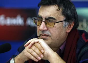 Един призрак броди в парламента
