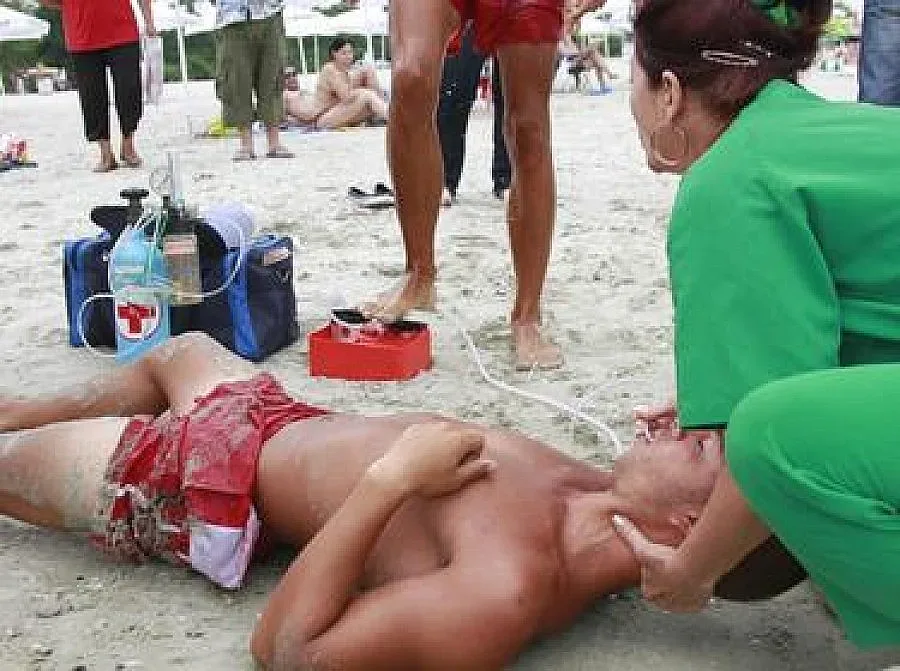 Пращат медици на 26 варненски плажа