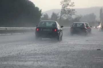 Поражения и задръствания след бурята в столицата
