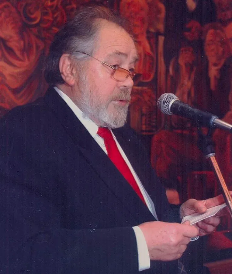 Никола Радев: Животът на писателя е ад