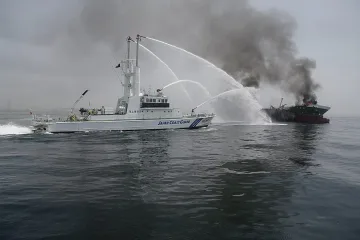 Избухна експлозия на японски танкер