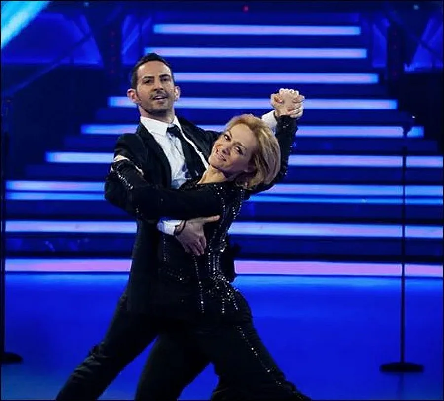 Албена гледа към върха на "Денсинг старс"