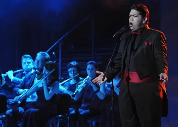 Шампанско и фойерверки за Томас в Дупница