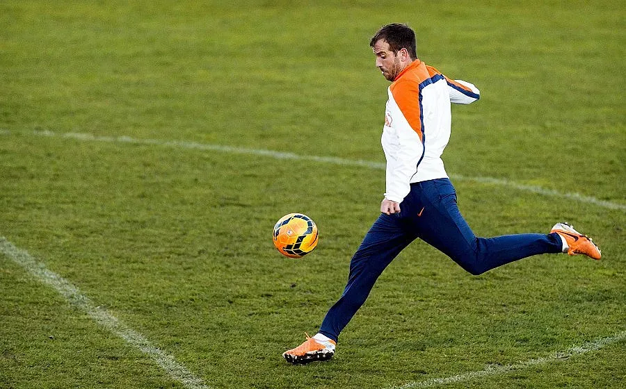 Холандия без Ван дер Ваарт на Мондиала 