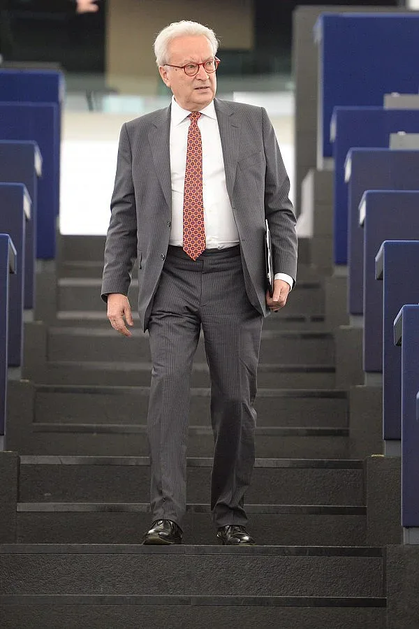 Ханес Свобода поиска мандат за Юнкер