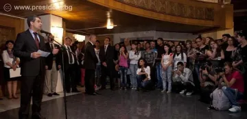 Президентът прави бал за деца в неравностойно положение