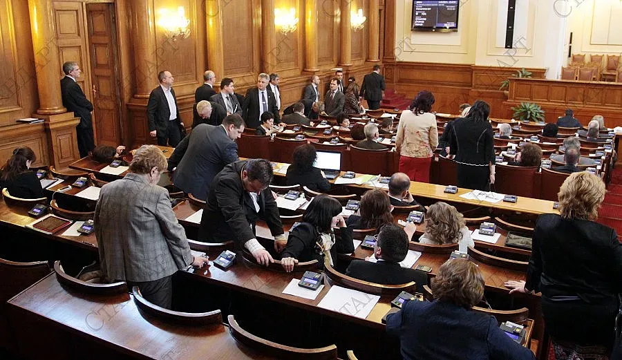 Дебат за вота на недоверие в Народното събрание