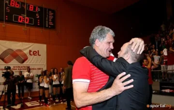 Тити и Везенков си налетяха на бой