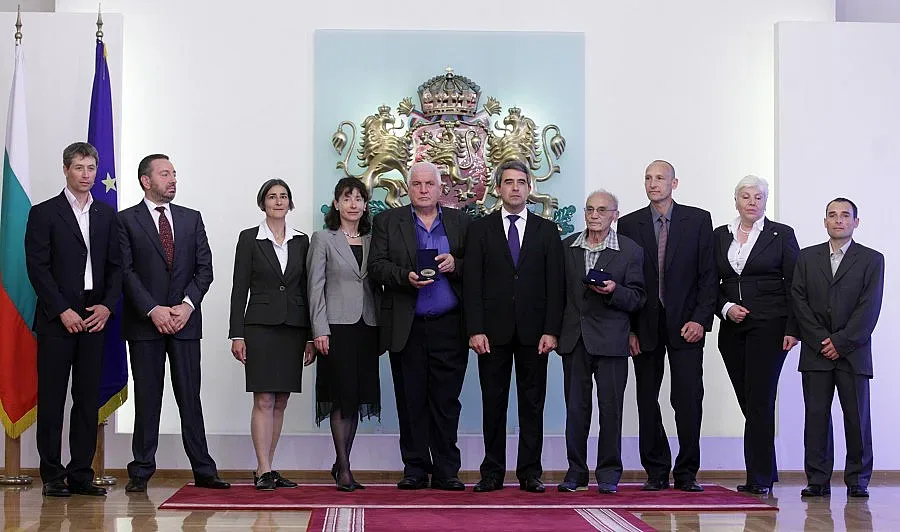 Президентът награди покорители на Еверест