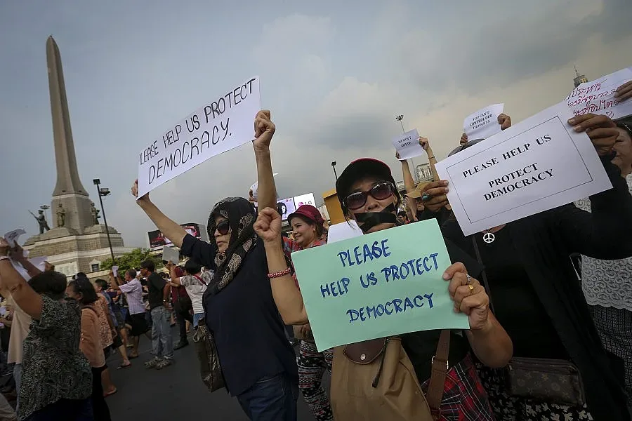 Армията заплаши с репресии протестиращите в Тайланд