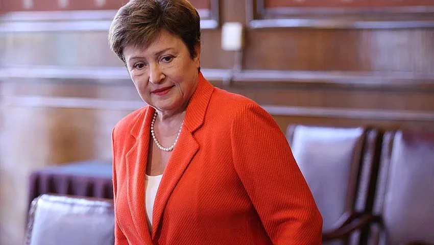 Кристалина би аларма! Два големи риска