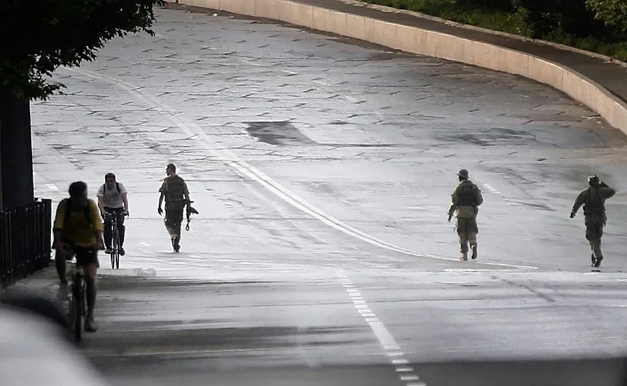 Най-малко 30 загинали на летището в Донецк