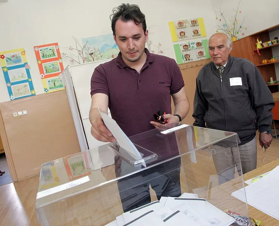 БСП запази само 4 крепости