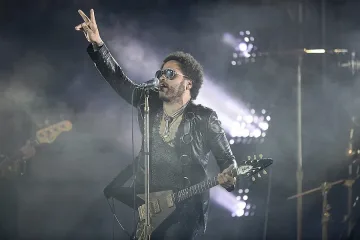 Лени Кравиц става на 50 години