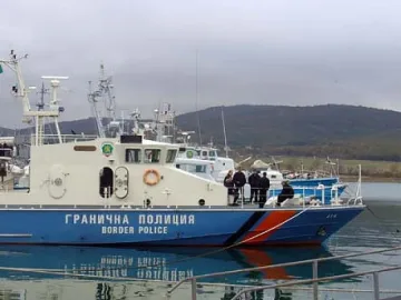 Хванаха яхта с 32-ма нелегални имигранти в Созопол