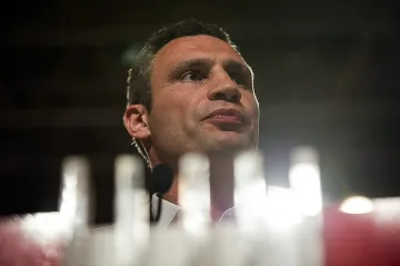 Виталий Кличко сяда на кметския стол в Киев 