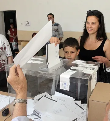 Окончателни резултати "Алфа Рисърч": 29,9- ГЕРБ, 19,5- БСП