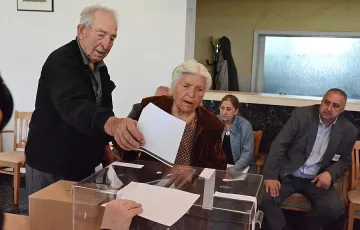 Майка и син биха 60 км път, за да гласуват