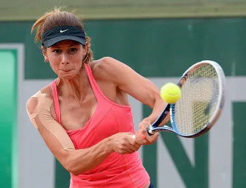 Пиронкова почна с успех, чака Маша