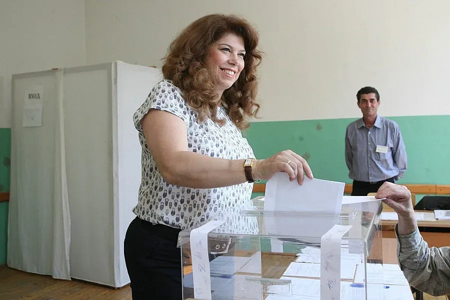 Йотова: Изненадана съм от ниската активност 