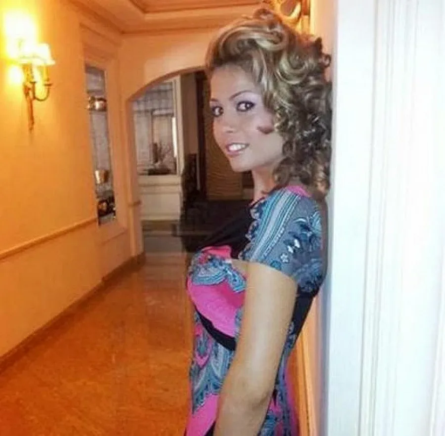 Изпратиха Валя с бял ковчег и камбани