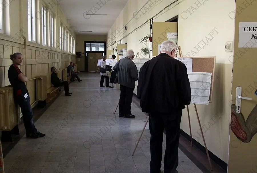 ЦИК: Избирателната активност към 17 ч. е 27,42%