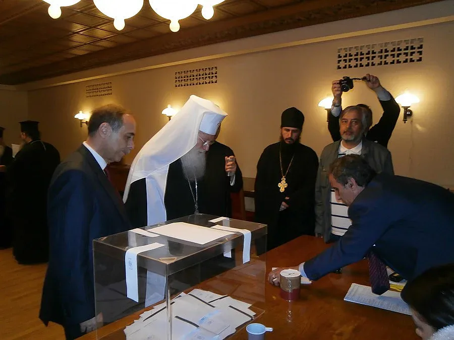 Патриарх Неофит упражни вота си в Москва