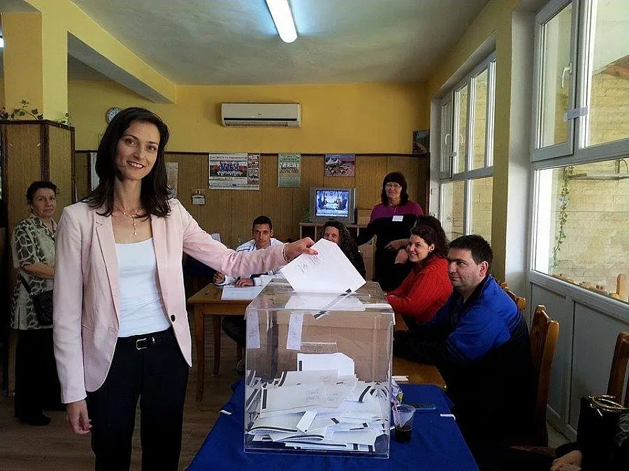 Мария Габриел: Гласувах за бъдещето на България в Европейския съюз 