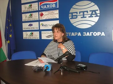 Гонят бял Мерцедес, купавал гласове в ромската махала