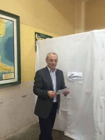 Ахмед Доган даде своя глас за евровота в София