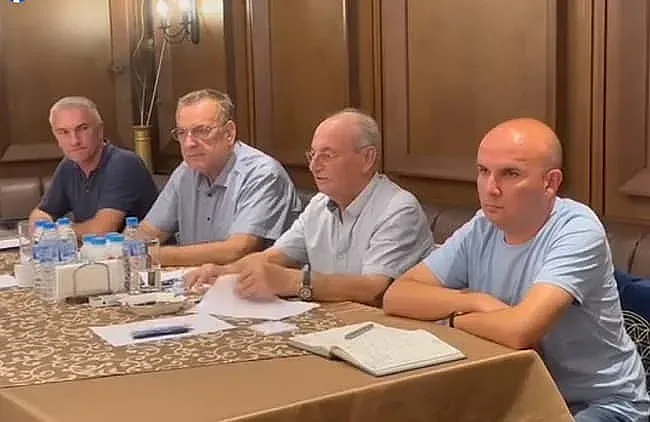 Дерибеите на Доган даряват по 920 лв., крият произхода на парите си